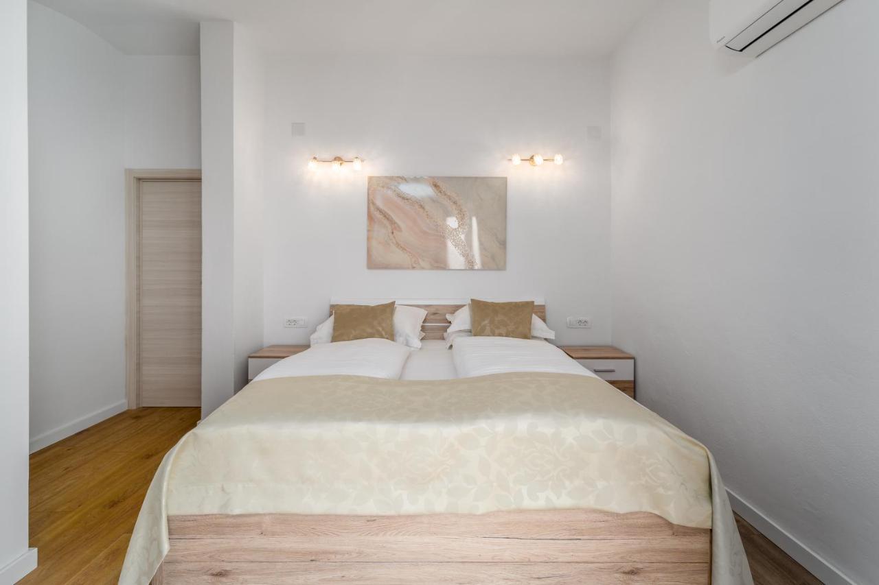 Rooms Vedrana (Adults Only) Podstrana Bilik gambar