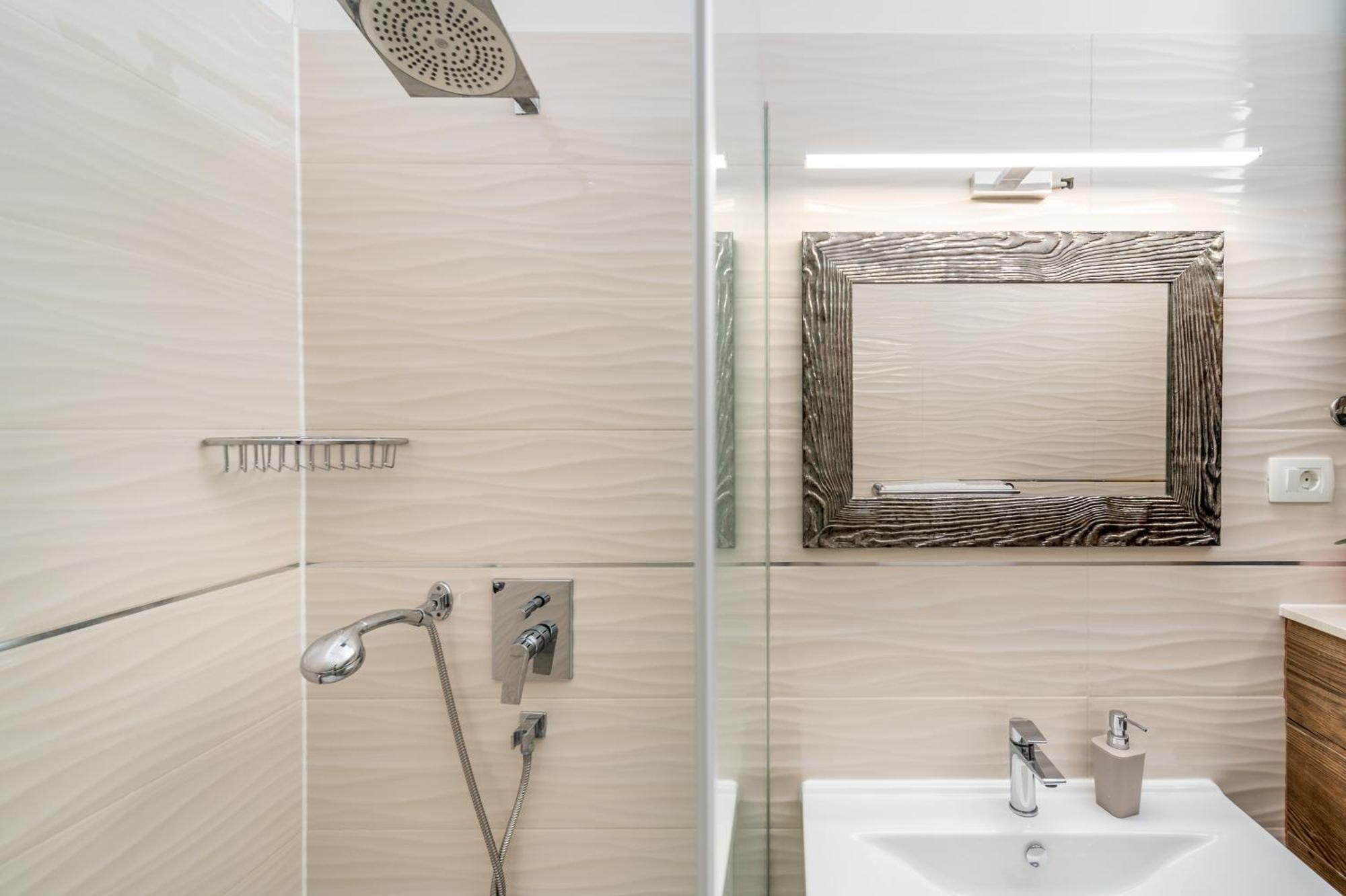 Rooms Vedrana (Adults Only) Podstrana Bilik gambar