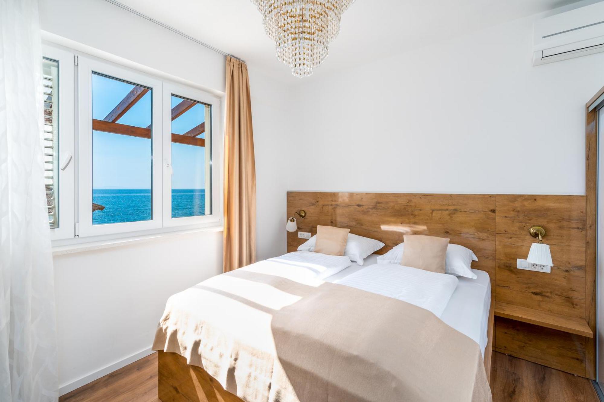 Rooms Vedrana (Adults Only) Podstrana Bilik gambar