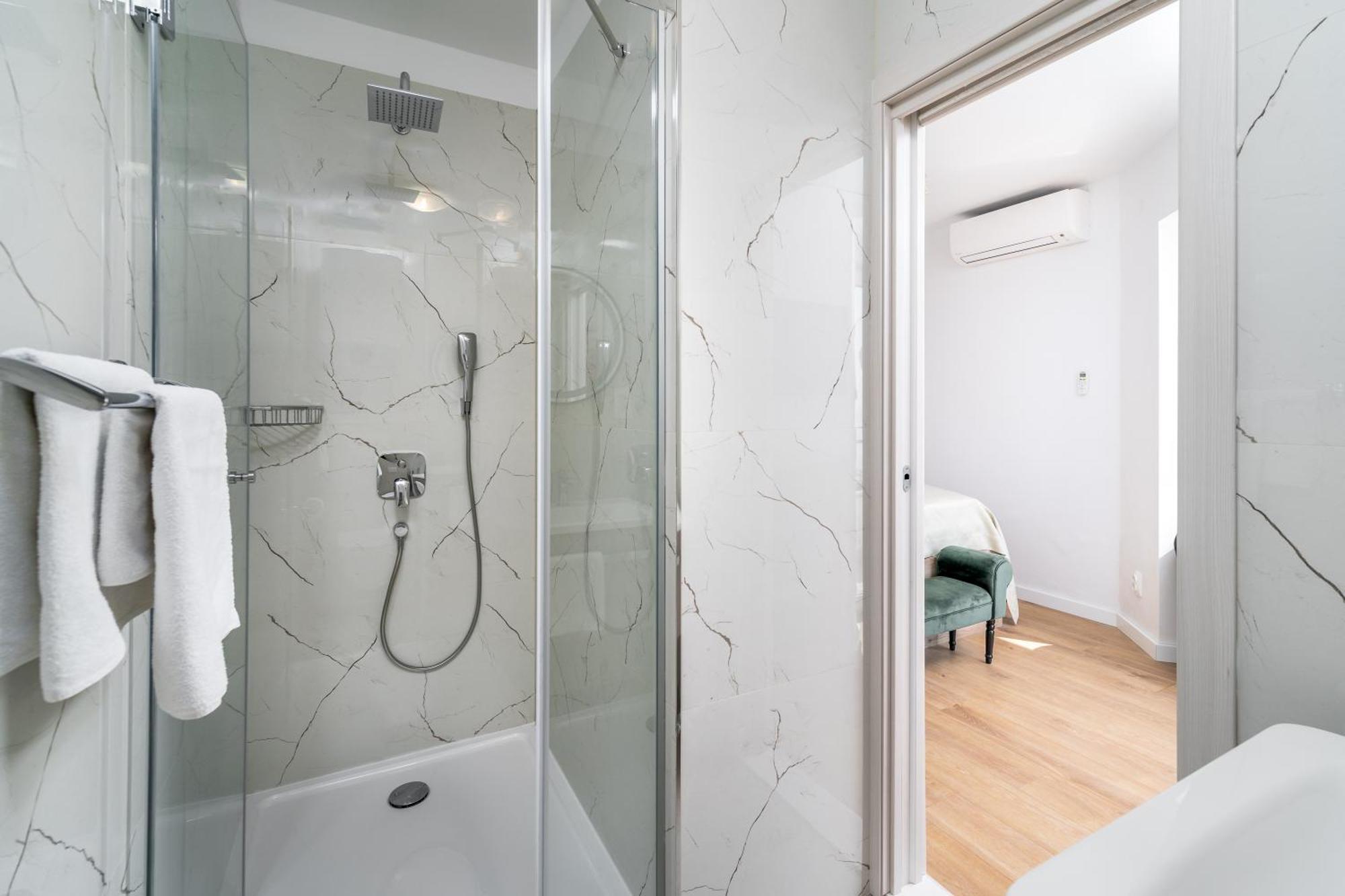 Rooms Vedrana (Adults Only) Podstrana Bilik gambar